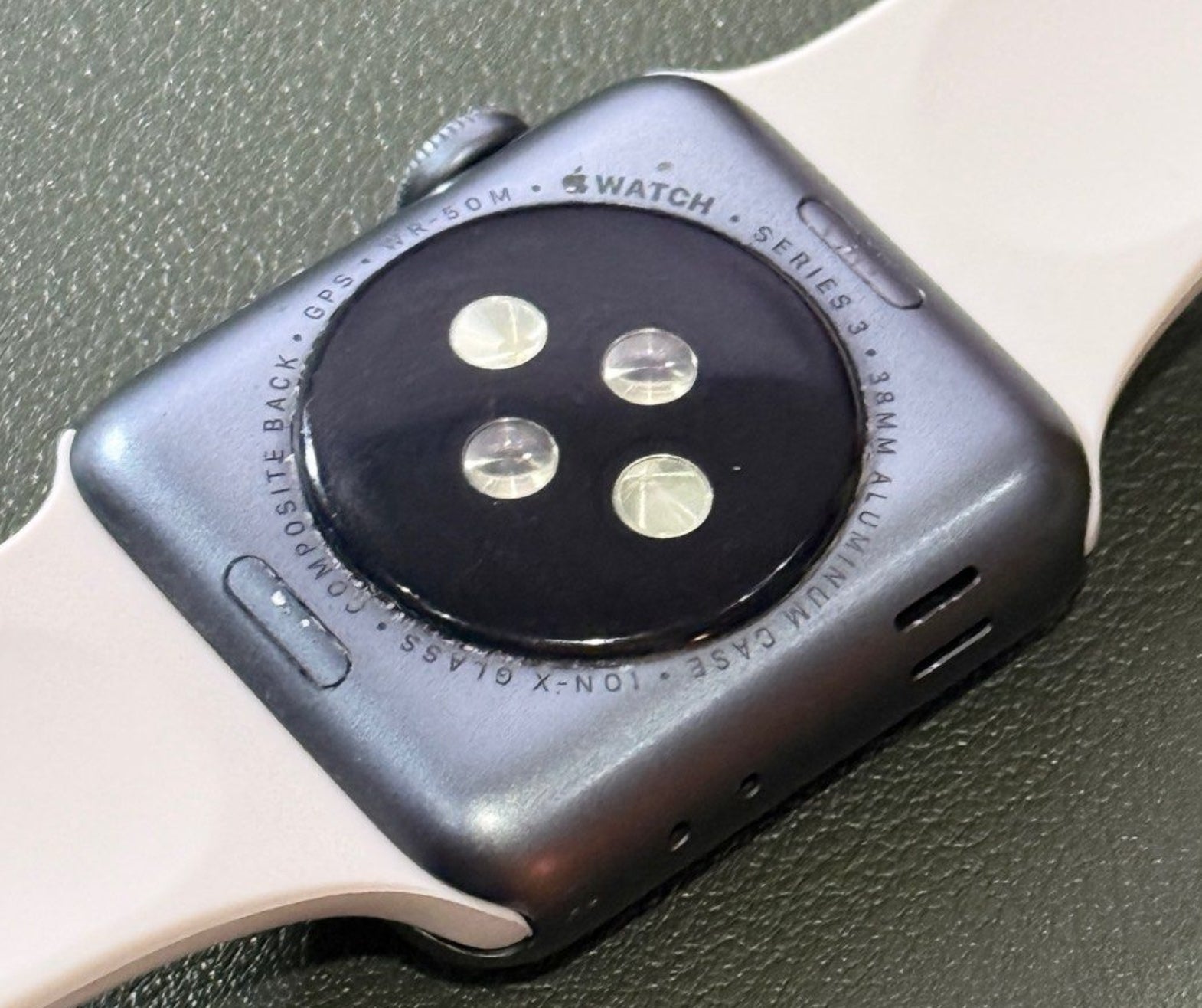 Apple Iwatch Series 3 38mm (2nd Hand)