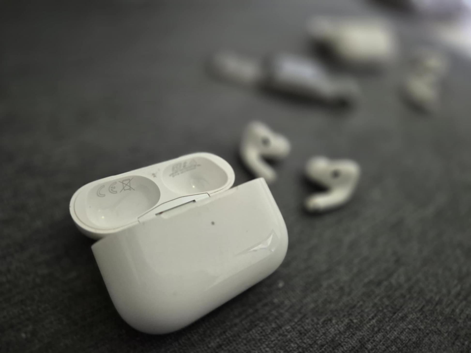 FOR SALE: Original Airpods Pro Gen 1 (2nd Hand)