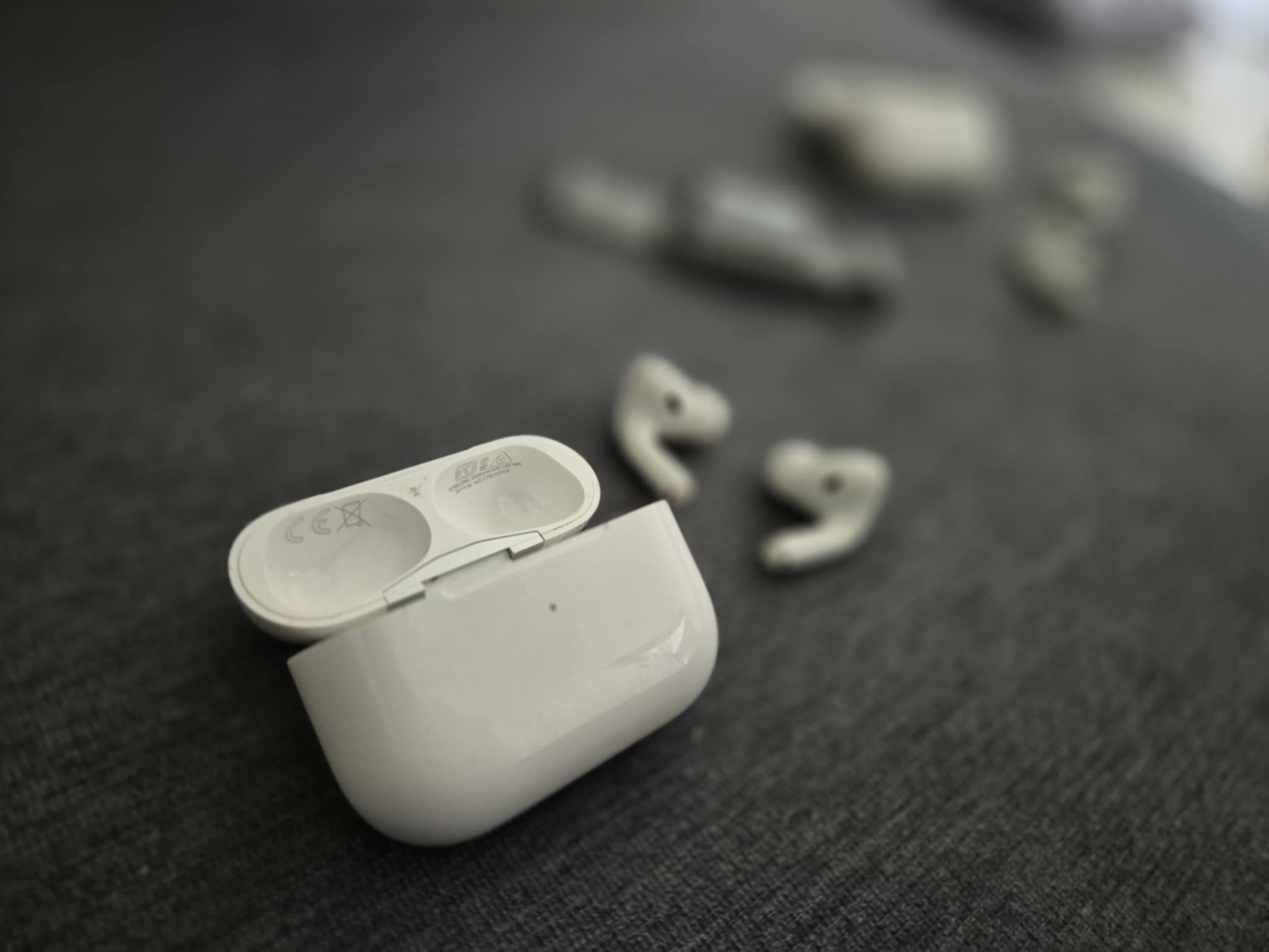 FOR SALE: Original Airpods Pro Gen 1 (2nd Hand)