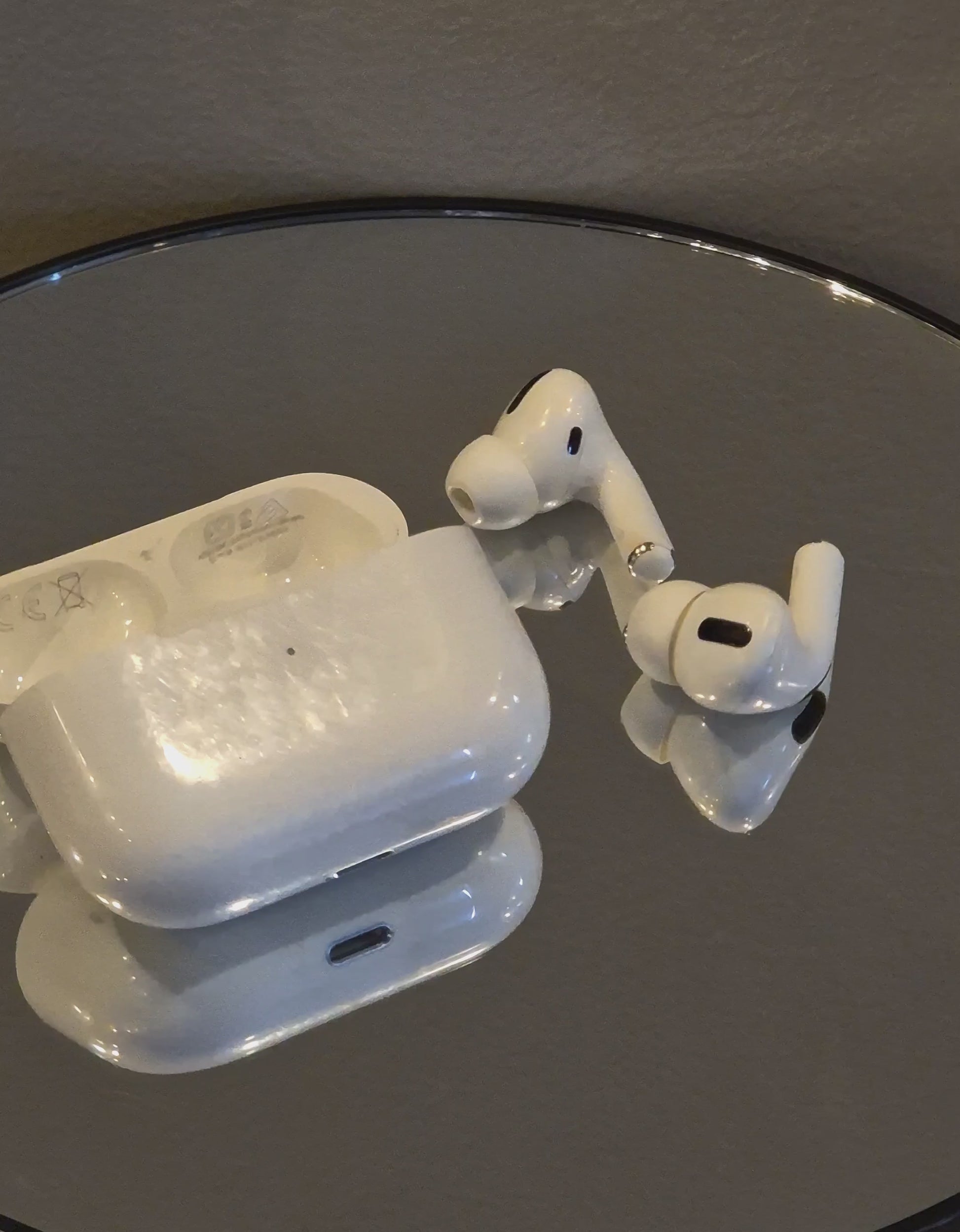 FOR SALE: Original Airpods Pro Gen 1 (2nd Hand)