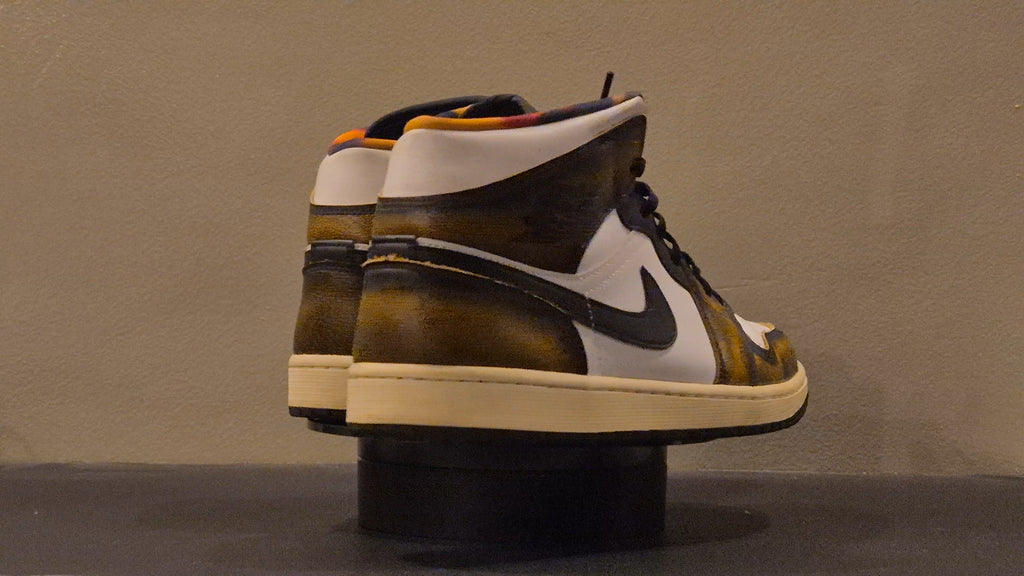 For Sale: Nike Air Jordan 1 Mid (2nd hand)