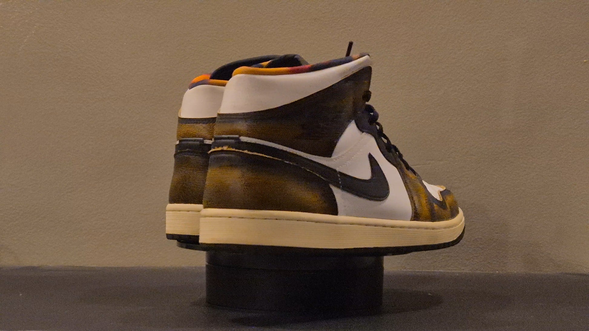 For Sale: Nike Air Jordan 1 Mid (2nd hand)