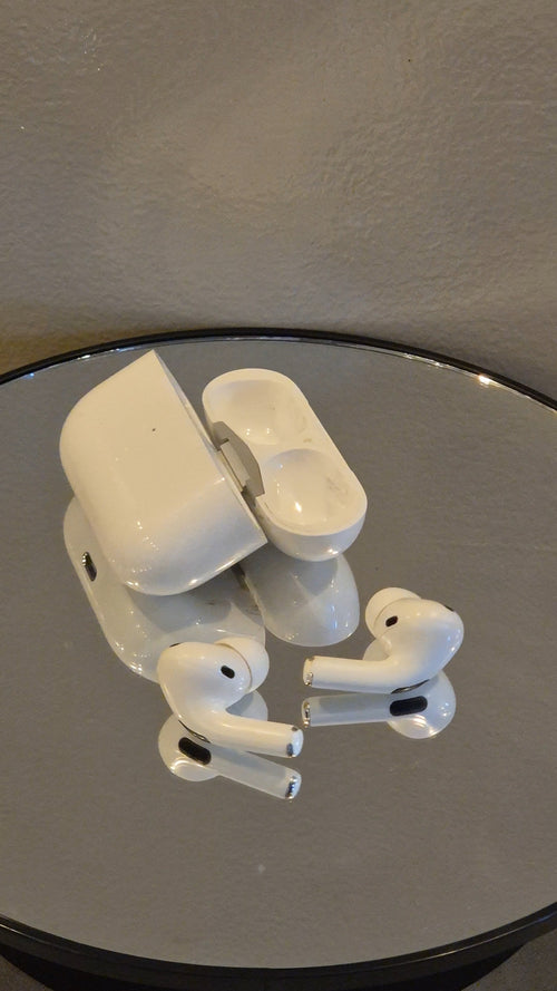 FOR SALE: Original Airpods Pro Gen 1 (2nd Hand)
